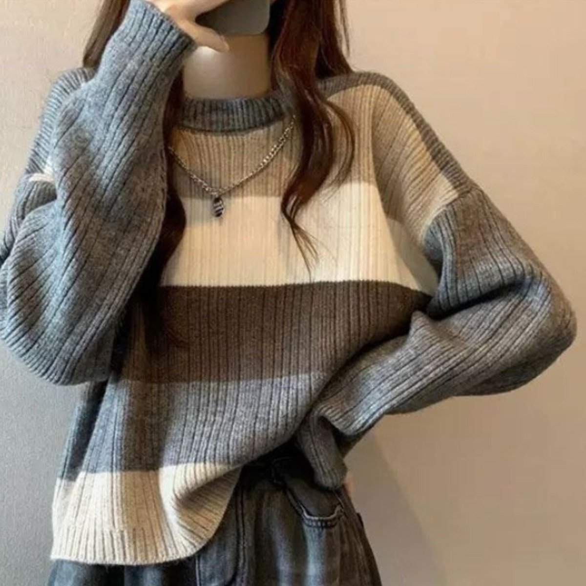 오스틱니 (완전편안) 2025 초특가 여성 가을 겨울용 편안한 루즈핏 날씬해 보이는 두툼한 스트라이프 라운드넥 클래식 배색 긴팔 니트 간절기 외출용 데일리할인 상세 이미지 1